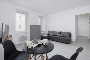 Bright Studio Chorzów for 4 Guests 1,6 km to Silesian Stadium by Noclegi Renters